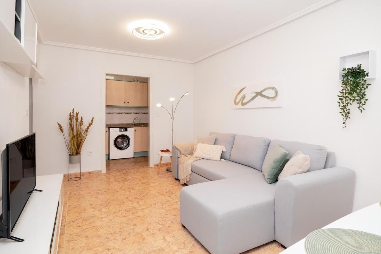 Piso En El Centro Apartment Torrevieja Luaran gambar