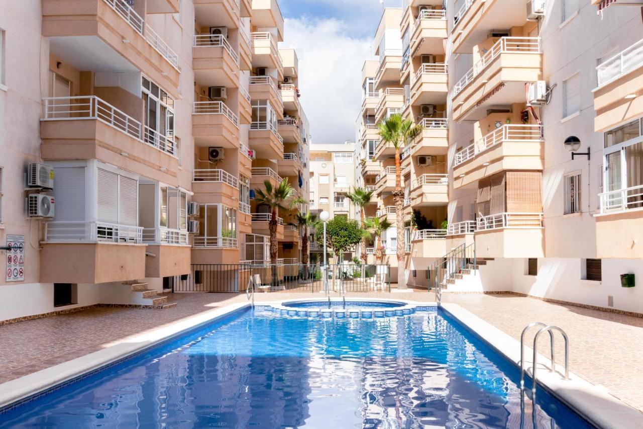 Piso En El Centro Apartment Torrevieja Luaran gambar